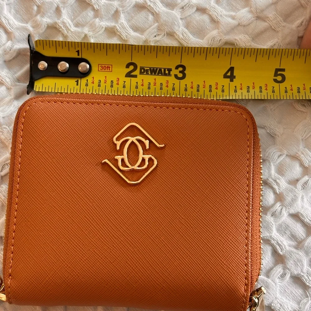 EUC Glass Ladder Vegan Leather Susan Zip Wallet in Maple with Gold Hardware - Picture 8 of 9